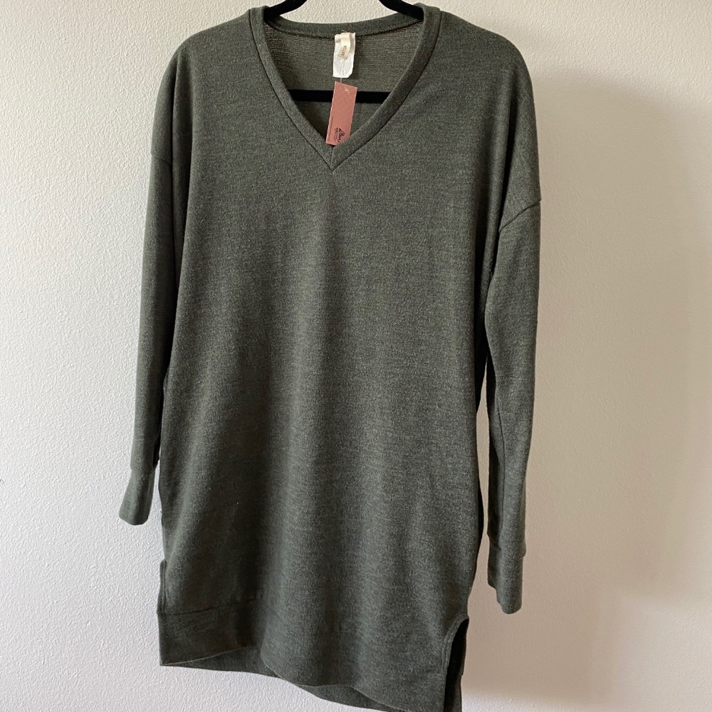 Bellamie V-Neck Sweater Dress NWT